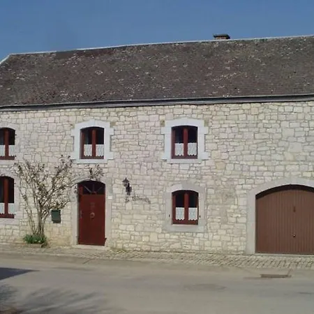 Spacious In Humain With Garden