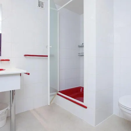 Spacious In Humain With Garden *