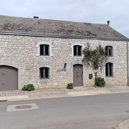 Holiday home Spacious In Humain With Garden