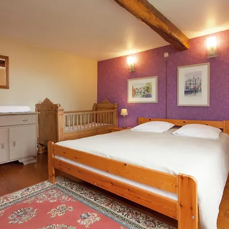 Cozy Family In Humain *