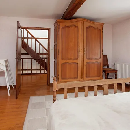 Cozy Family In Humain * マルシュ・アン・ファメンヌ