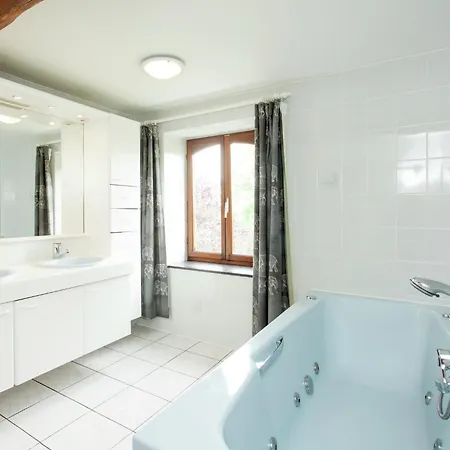 Cozy Family In Humain